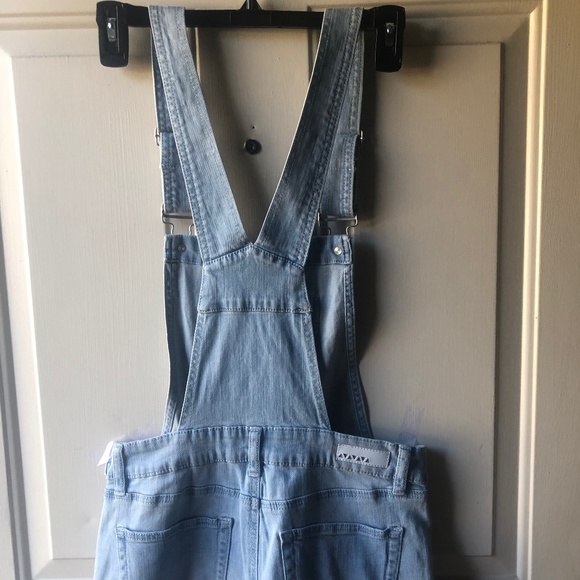 Dollhouse  Denim Short Overalls Juniors. Size 3 NWT. - Picture 3 of 16